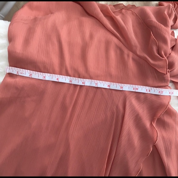 Beautiful flowy peach midi dress - Picture 4 of 7